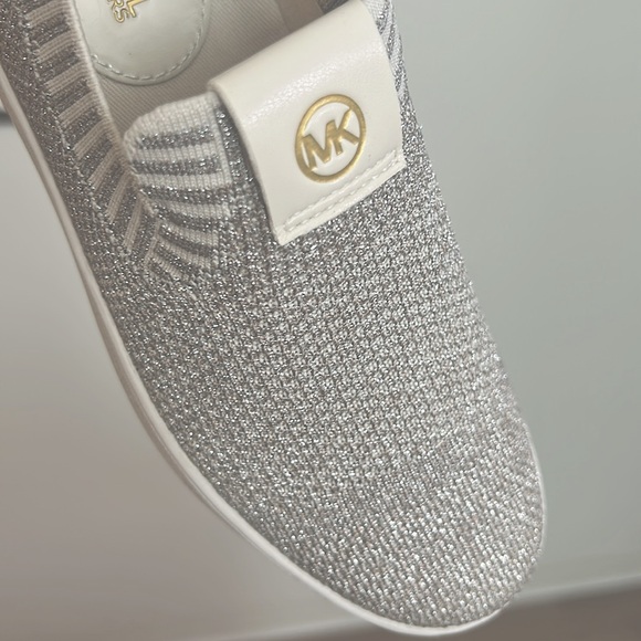 New Michael Kors Juno slip on sneaker (champagne) - Picture 2 of 14